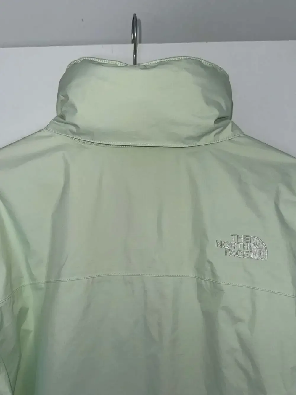 The North Face Men's Size S/P Light Green Hooded Windbreaker Jacket